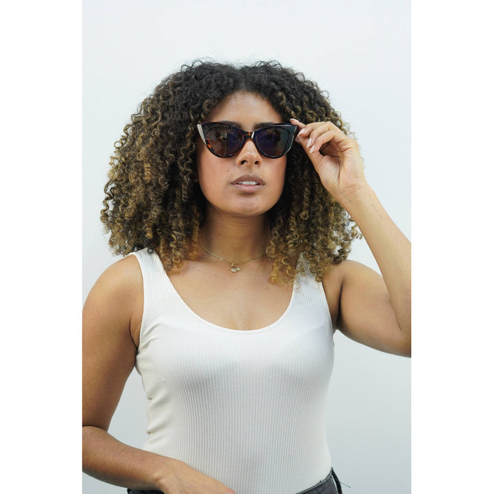 Wanderth Lentes De Sol Nova Color Gris Lente Vino Rojo Varilla Gris Armazón Gris Diseño Casual