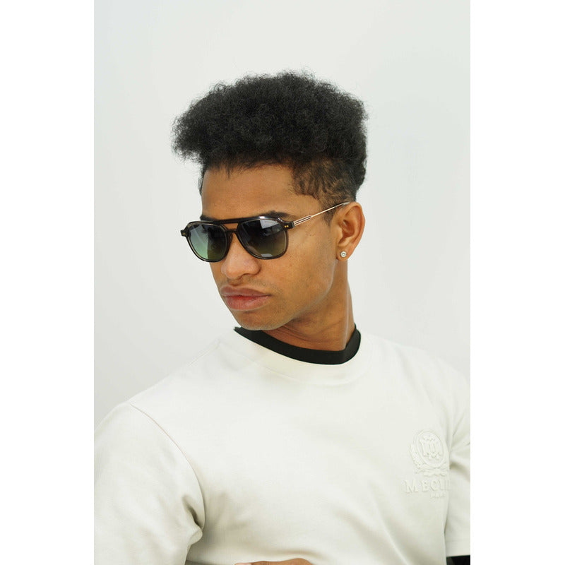 Wanderth Lentes De Sol Cronos Color Negro Lente Negro Varilla Dorado Armazón Dorado Diseño Fashion